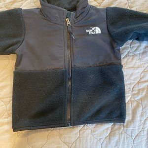 North face infant black Denali jacket size 12-18m